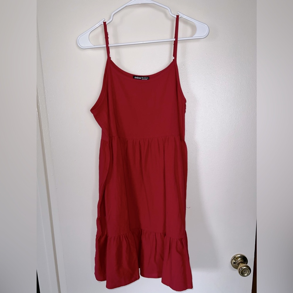 Dark red/Berry colored flowy dress with adjustable spaghetti straps